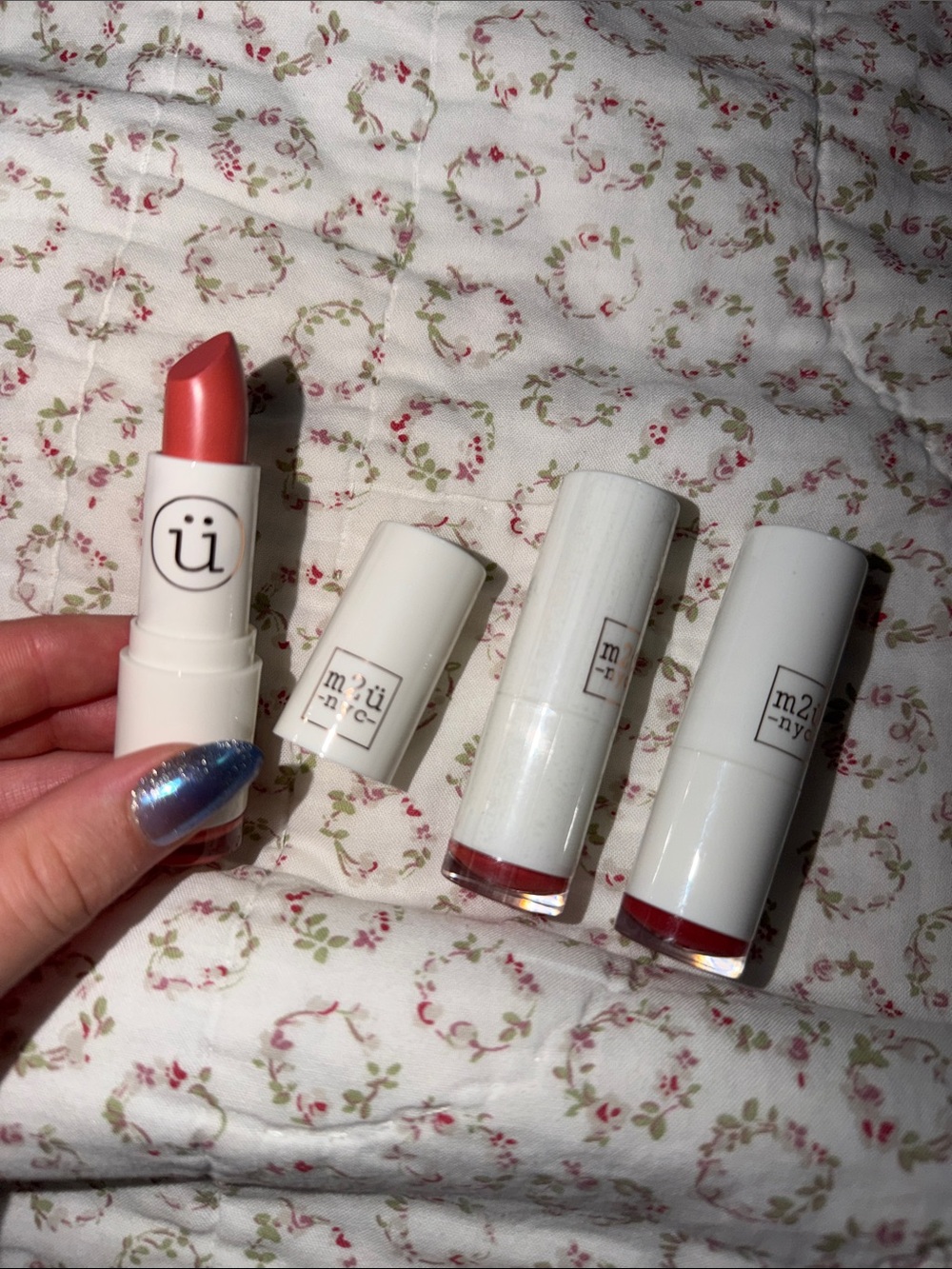Creamy Coral Pink Lipstick - Hydrating Finish